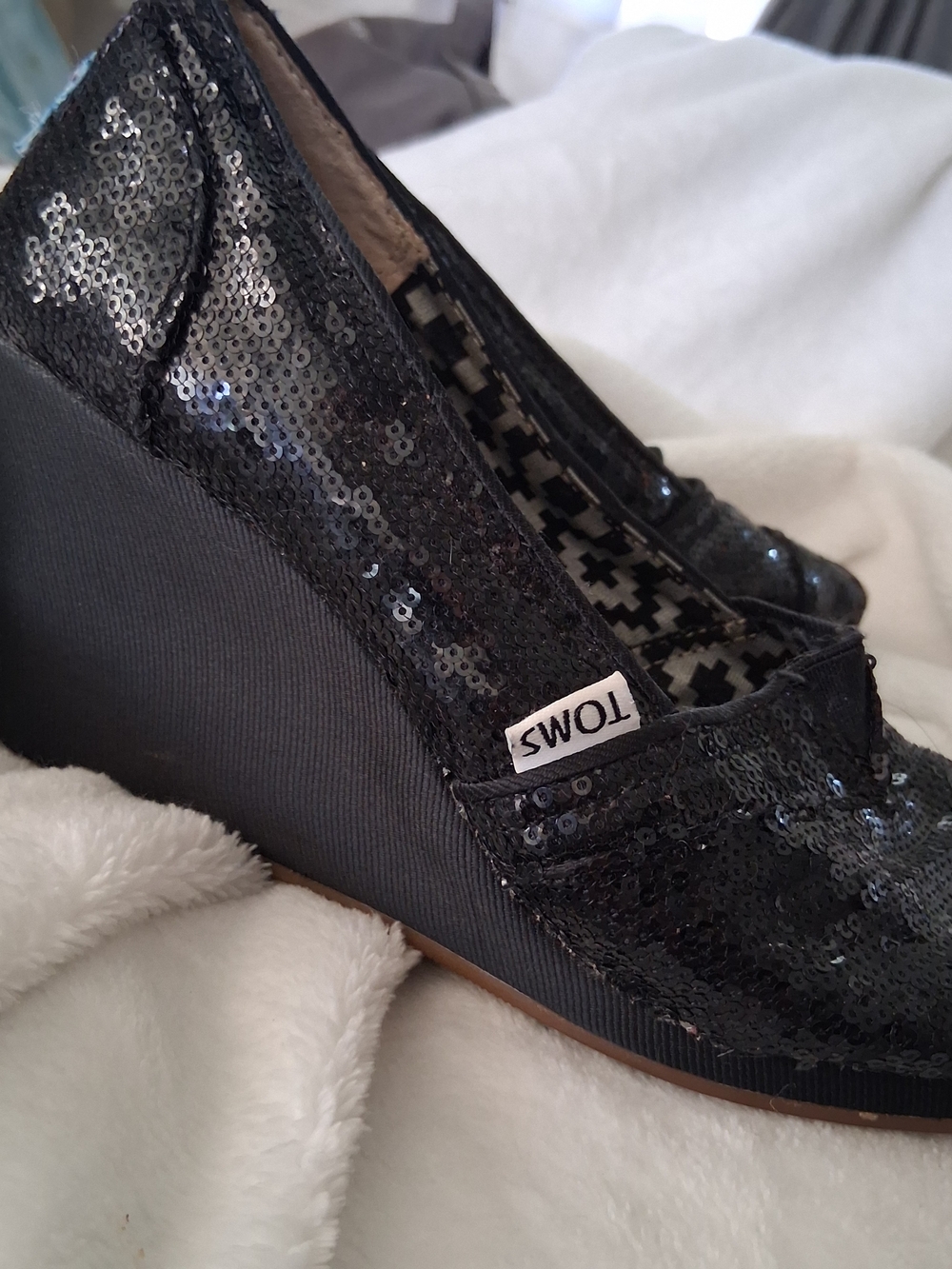 TOMS Black Sequin Wedge Slip‑Ons – Women’s Size 7W, Comfort Wedge